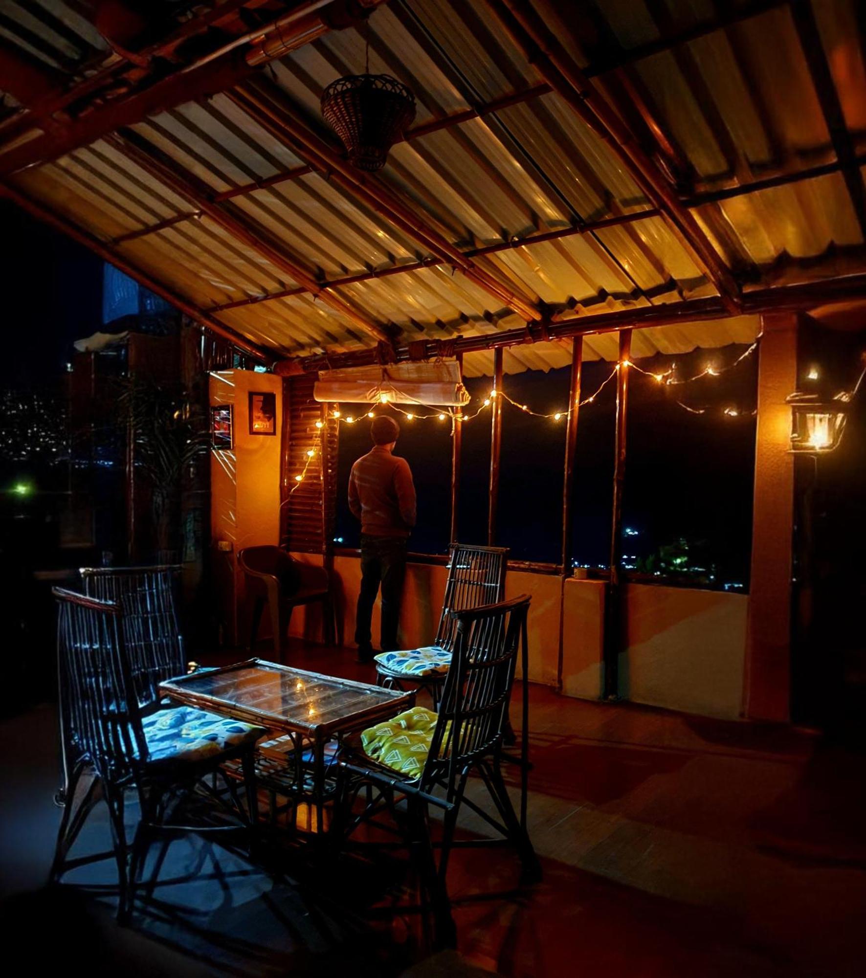 Cafe Buransh Villa Sari Buitenkant foto